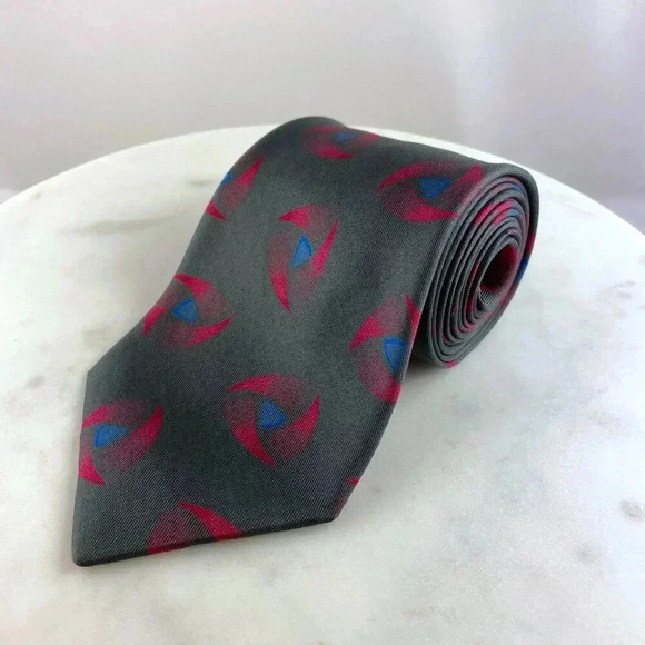 UNGARO PARIS 100% Silk Tessuto Mantero Grey Abstract Design Tie, Made In Italy - Picture 1 of 8
